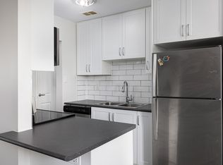 3888 Bathurst St #105, Toronto, ON M3H3N5