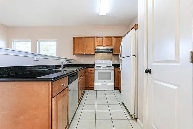 3 bed, 1340 sqft, $1,795 — Photo 4