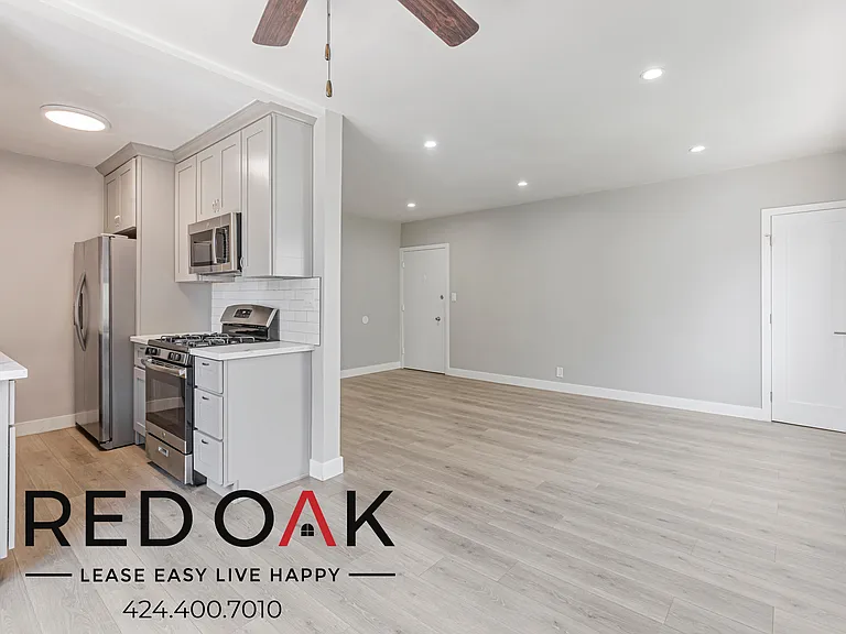 929 N Genesee Ave #6 — Photo 8