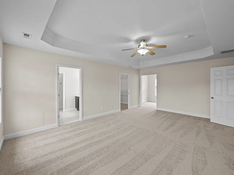 203 Macdonald Blvd — Photo 29