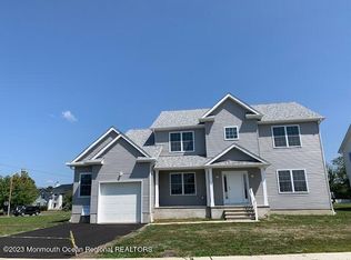 2 Ligotti Ct, Howell, NJ 07731