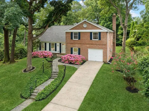 11412 Rolling House Rd, Rockville, MD 20852