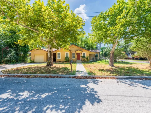 609 S Pecan Ave, Luling, TX 78648