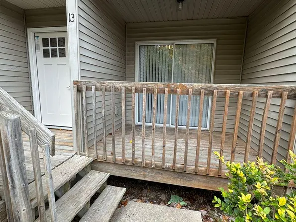 3 Bedroom/2.5 Bathroom only 1/2 Mile from IU Stadium