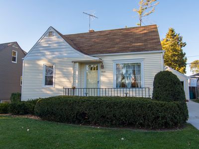 3820 W Howard Ave, Greenfield, WI, 53221