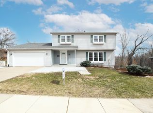 3220 Blue Ridge Dr NE, Cedar Rapids, IA 52402