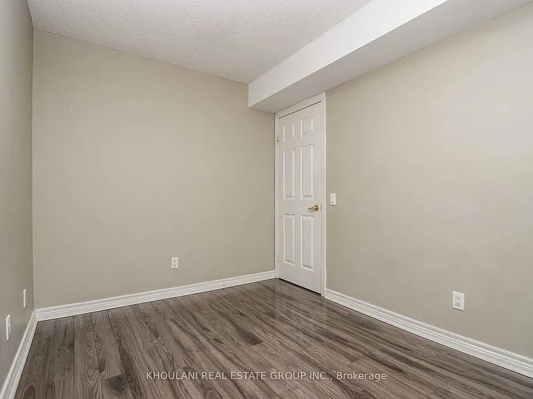 35 Kingsbridge Garden Cir #312 — Photo 28