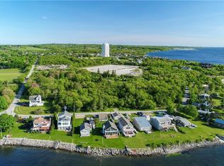 226 W Shore Rd, Portsmouth, RI 02871