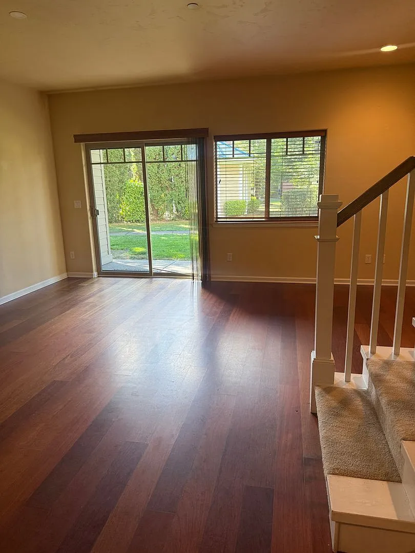 2bed 2.5 Bath - Townhome In A Quiet Neighborhood — Photo 3