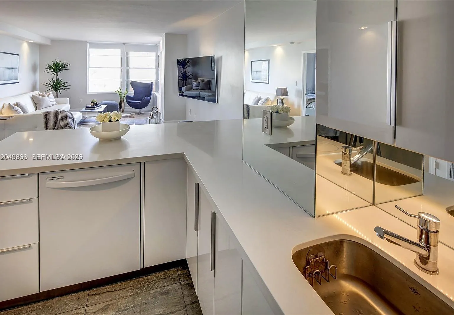 Triton Tower Condo — Photo 3