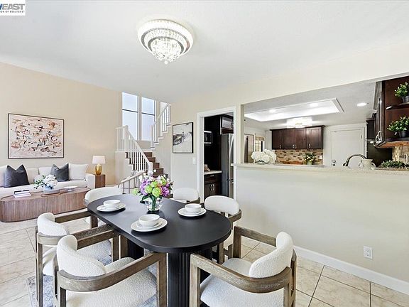 3rd image of 1886 Wembley Ct