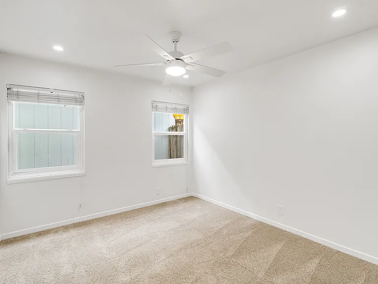 4060 Clayton Rd — Photo 17