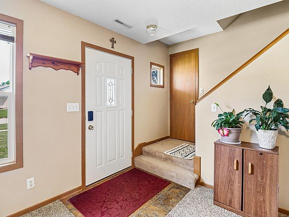 5th image of 205 W North St