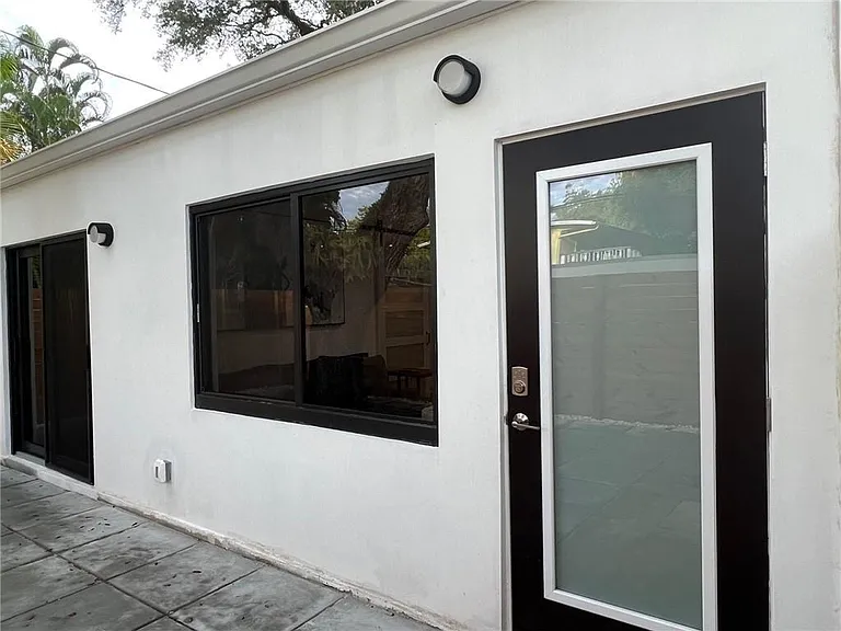 1415 SW 9th St #A — Photo 9