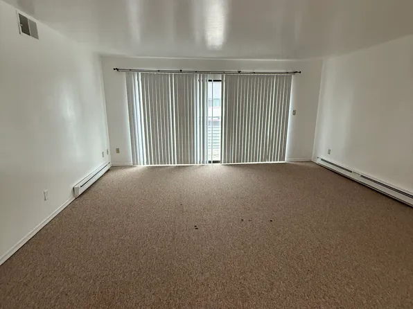 96 Candlewood Dr #96, South Windsor, CT 06074
