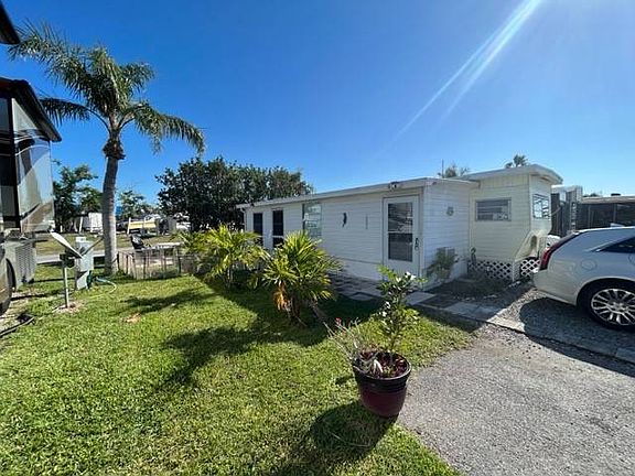 3rd image of 3701 Baynard Dr #J-43