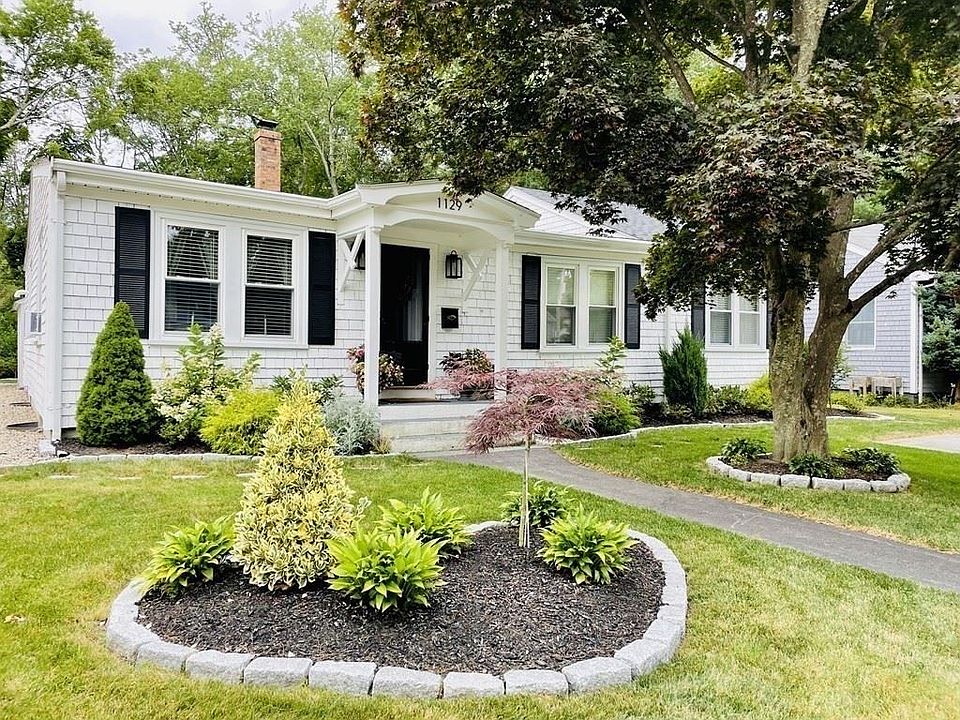 1st image of 1129 Sassaquin Ave