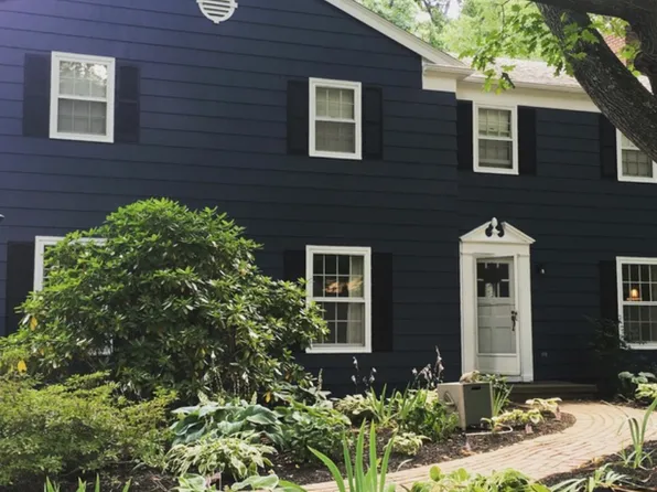 19 Rippingale Rd, Pittsford, NY 14534