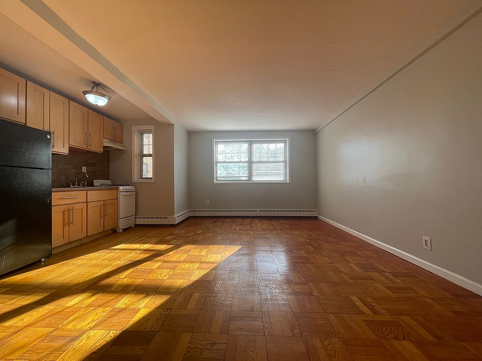 2nd image of 2465 John Fitzgerald Kennedy Blvd #45E