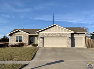 7102 SW 17th St, Topeka, KS 66615