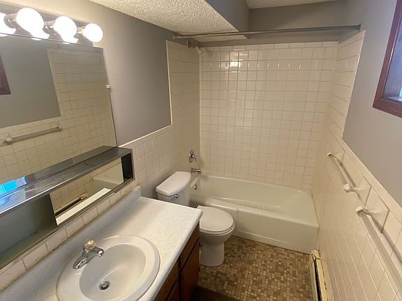 4th image of 731 S 12th St APT 2