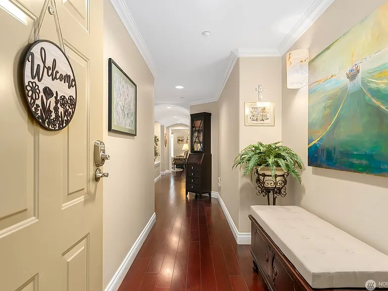 2100 Thorndyke Ave W #101 — Photo 8