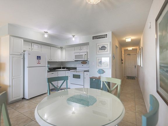 5th image of 4212 Bayside Villas #4212