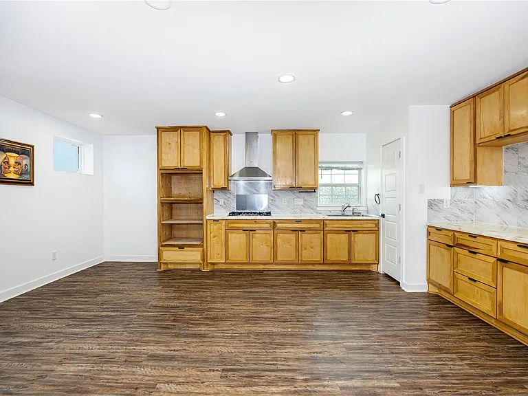 10930 Exeter St #B — Photo 11