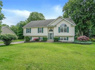 24 Seals Dr, Monroe, NY 10950