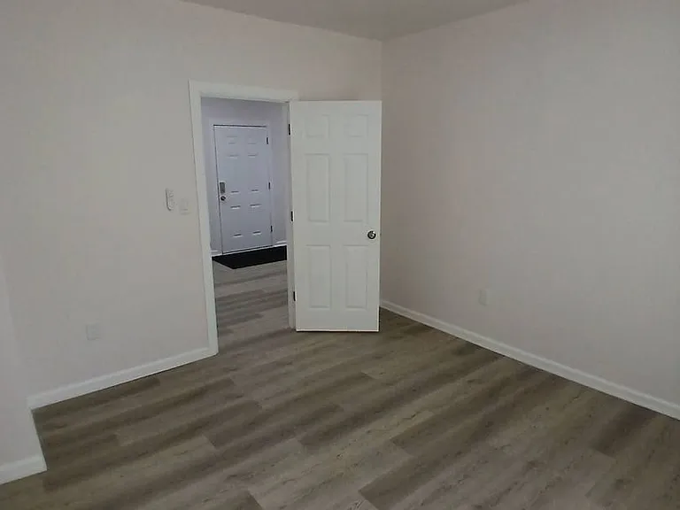6015 Hosmer Ave — Photo 23