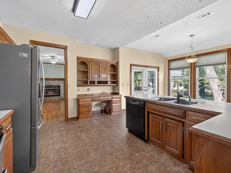14510 S Kaw Dr — Photo 9