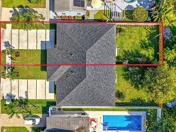 5th image of 1214 NW 4th Ave