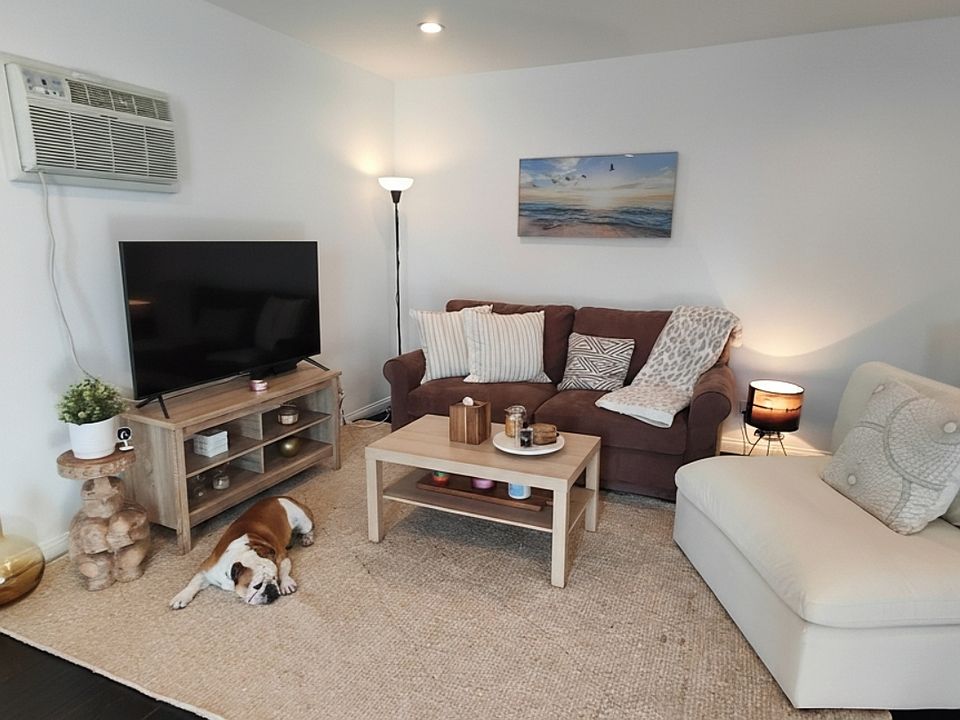1st image of 3650 Watseka Ave APT 8