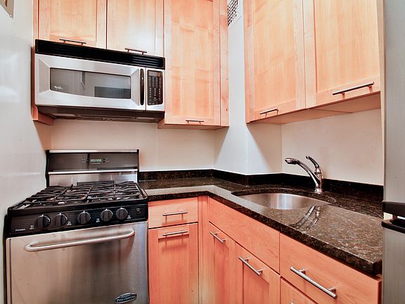 5th image of 236 E 36th St APT 1G