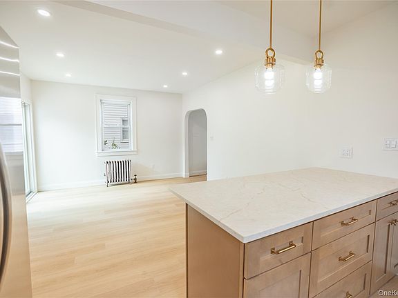 4th image of 28 Cammerer Avenue