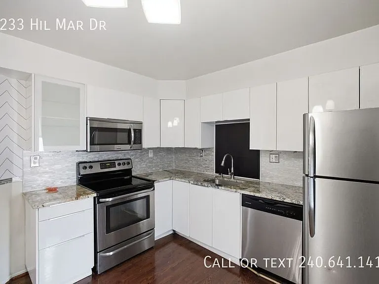 5233 Hil Mar Dr — Photo 5
