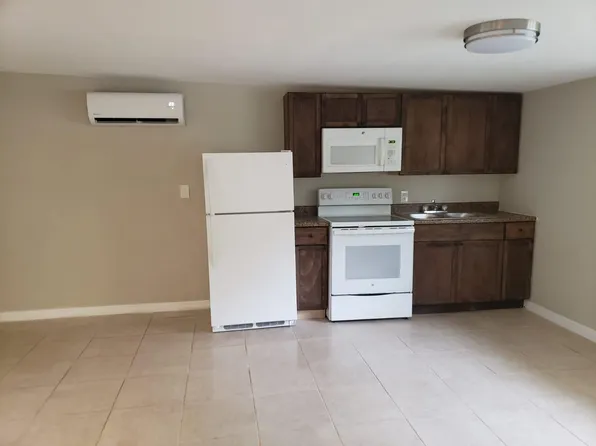 104 4th St APT 2, Fort Myers, FL 33907