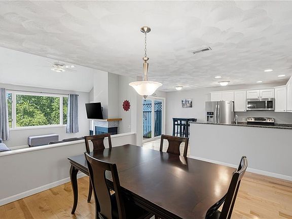 5th image of 74 Valley Green Ct #C