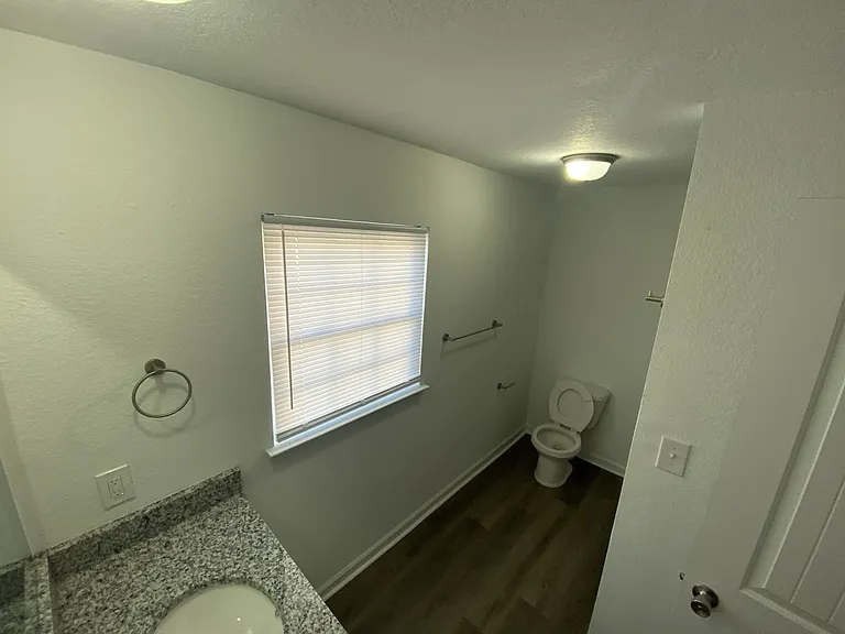 603 Oak St — Photo 16