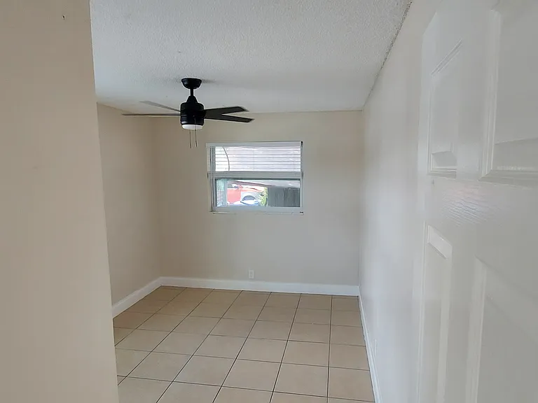 1407 Holly Heights Dr — Photo 11