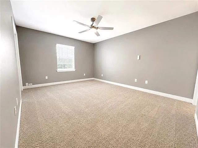 308 W Robert E Lee Blvd — Photo 10