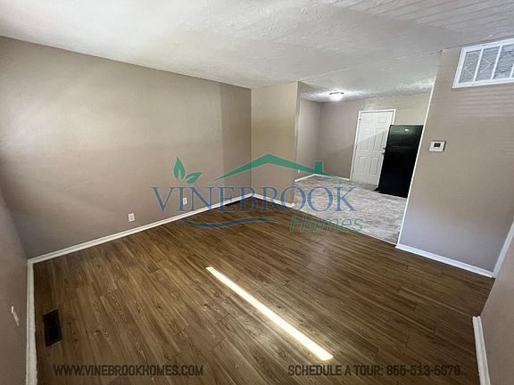 3rd image of 14710 White Ave
