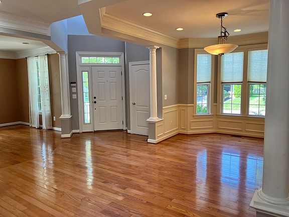 Entry & Dining