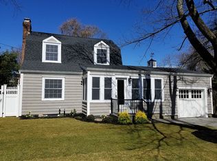 15 Winthrop Ct, Blue Point, NY 11715