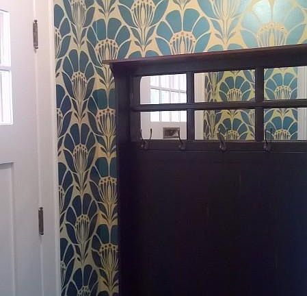 Hand-painted foyer for a dramatic entrance