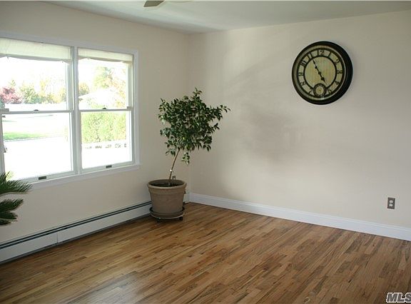 3rd image of 354 Williams Way N