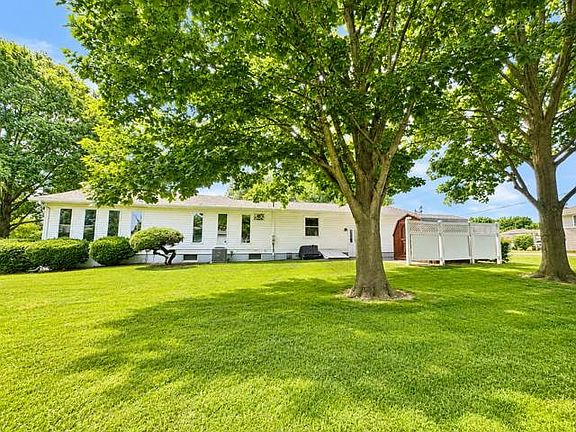 2nd image of 12 Oak Grove Dr