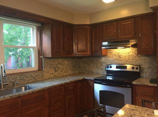 209 Charles St #1, Cambridge, MA 02141