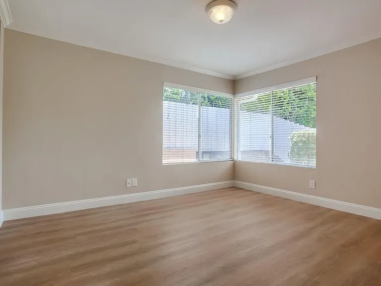 2634 Luciernaga St — Photo 27