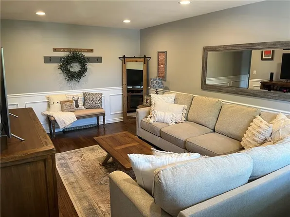 400 Merrick Road #B, Rockville Centre, NY 11570